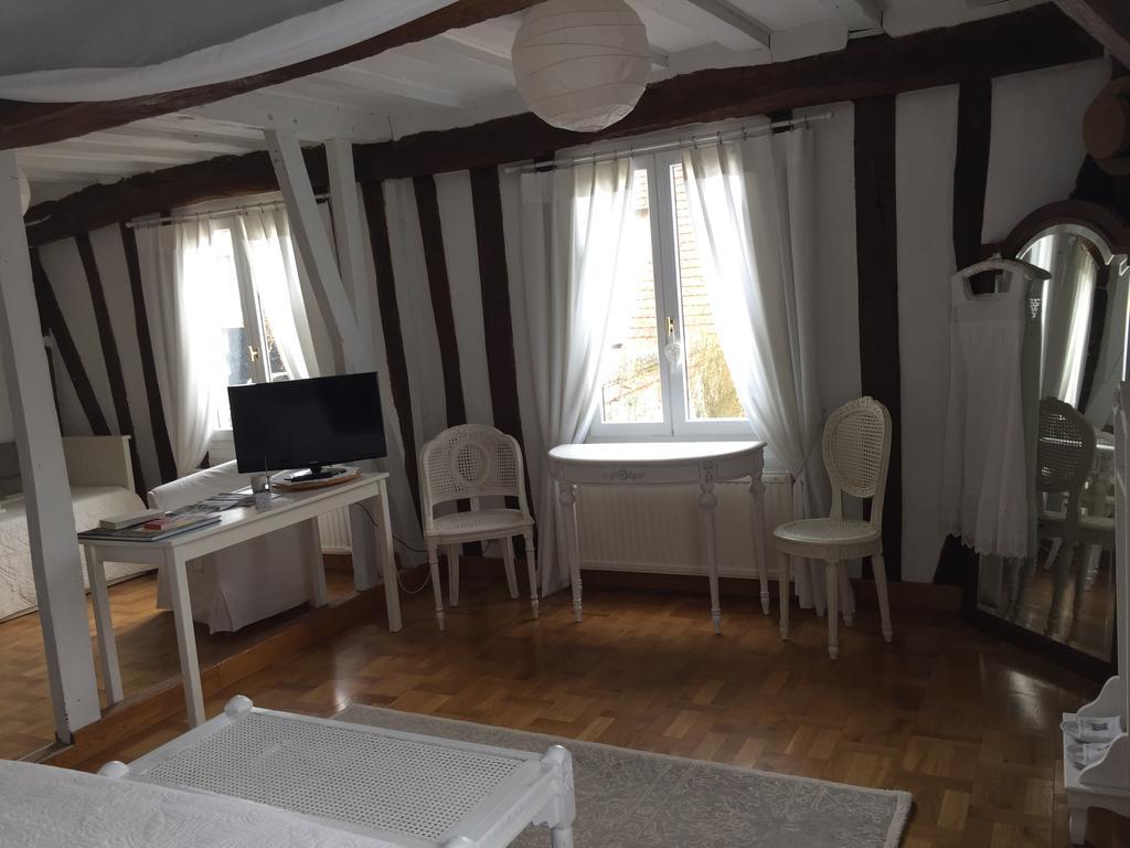 B&B Les Agapanthes Gasny Номер фото